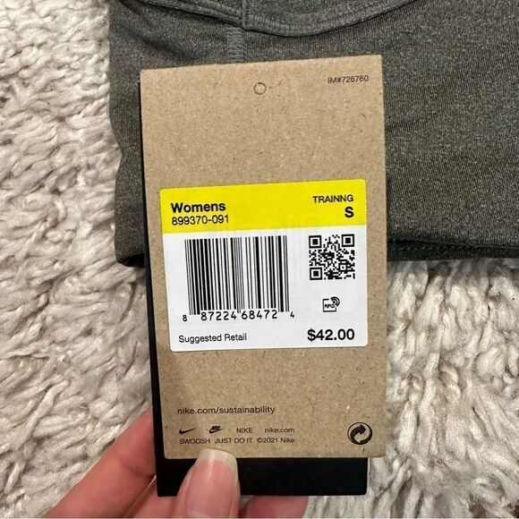 NWT Women’s Small Nike Dri-Fit Racerback Sports Bra Comfort Quick Dry Grey/Black - Picture 6 of 10